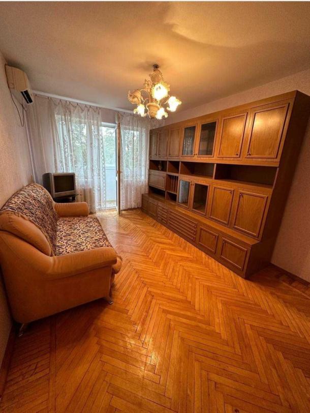 Квартира, 3-кімн., Харьков, Новые Дома, Каденюка (Танкопия)