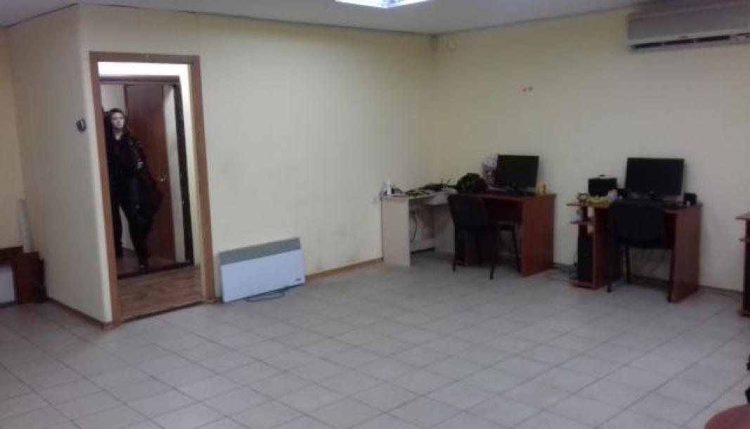 Квартира, 4-кімн., Харьков, 522м/р, Непокоренных (Героев Труда)