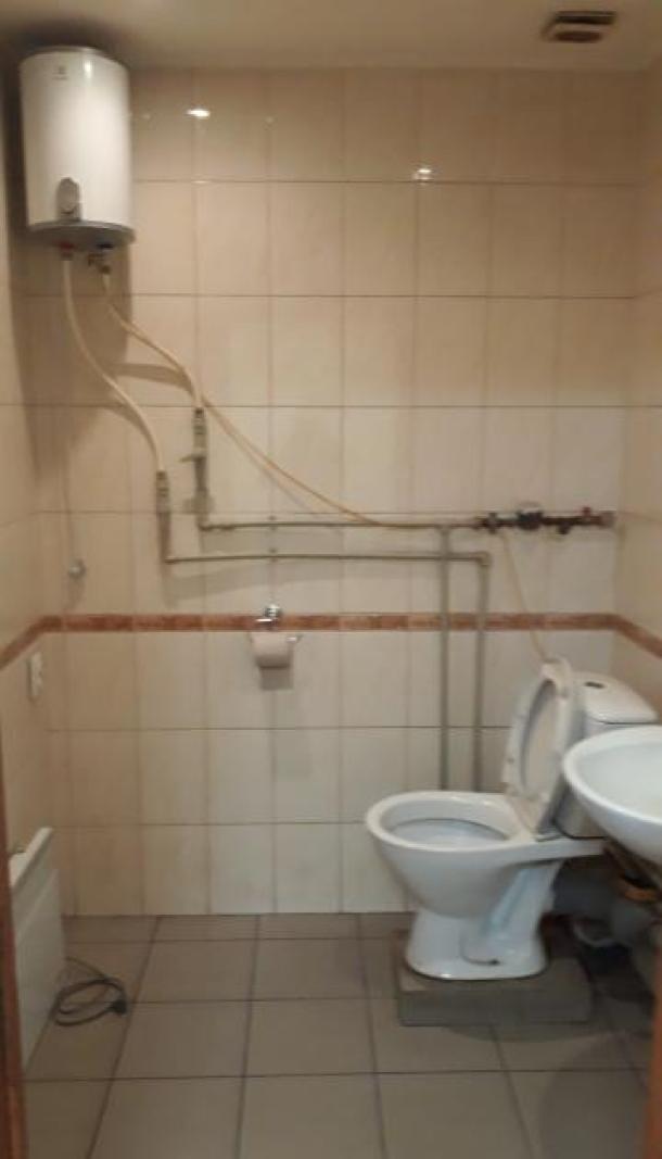 Квартира, 4-кімн., Харьков, 522м/р, Непокоренных (Героев Труда)
