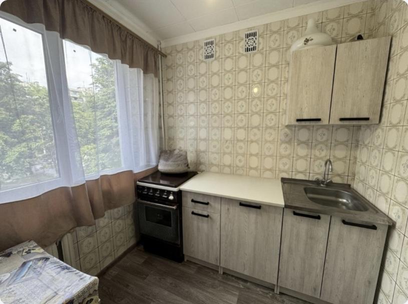 Квартира, 2-кімн., Харьков, 608м/р, Непокоренных (Героев Труда)