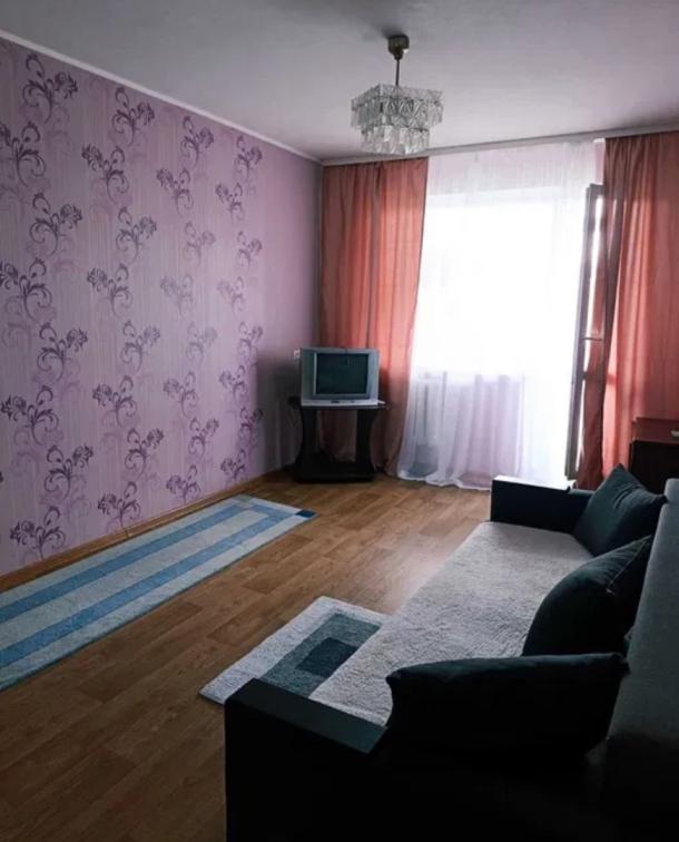 Квартира, 2-кімн., Харьков, 606м/р, Тракторостроителей просп.
