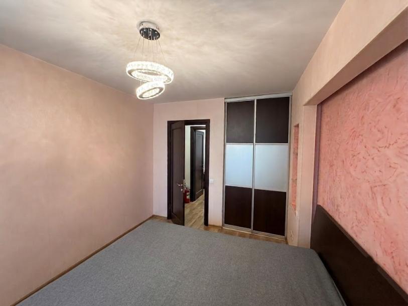 Квартира, 3-кімн., Харьков, Новые Дома, Каденюка (Танкопия)