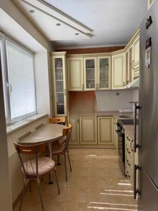 Квартира, 4-кімн., Харьков, 608м/р, Академика Павлова