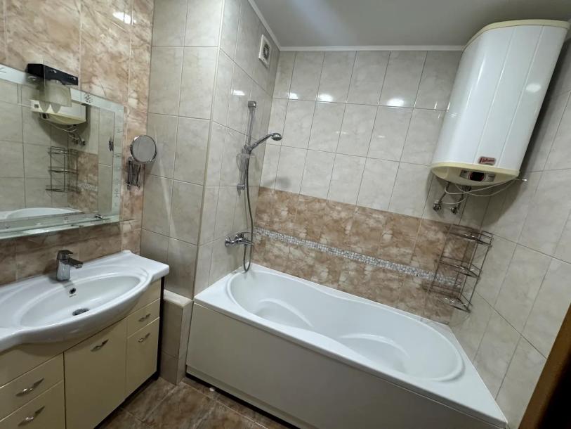 Квартира, 2-кімн., Харьков, Защитников Украины метро, Аптекарский пер.
