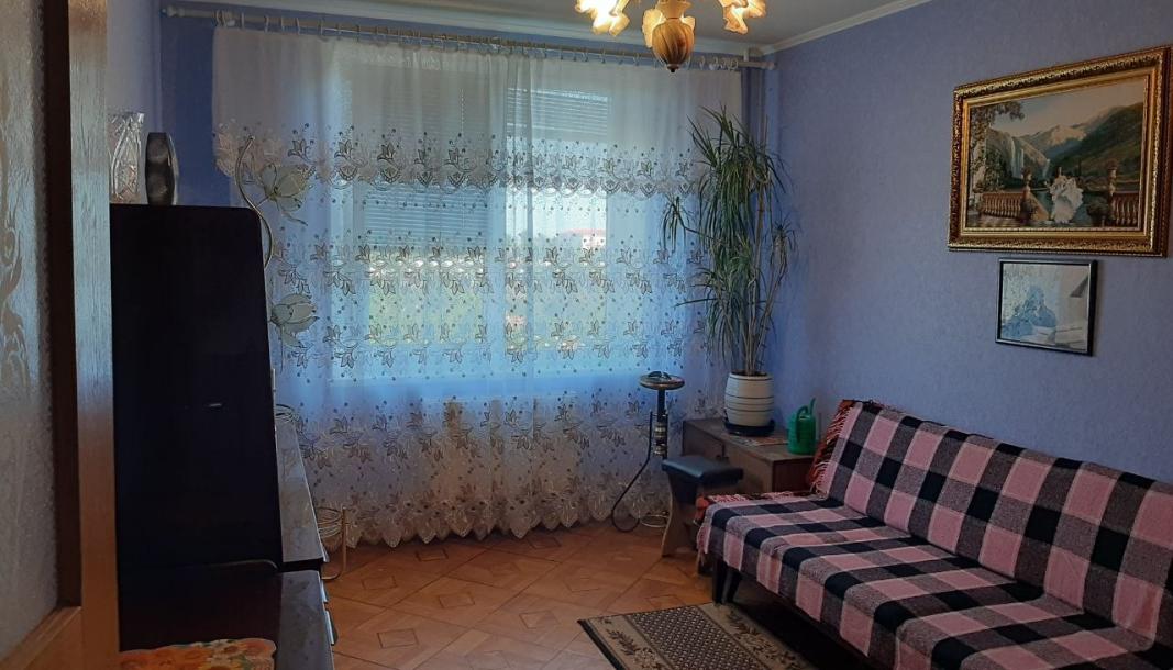 Квартира, 3-кімн., Чугуев, Чугуевский район, Харьковская