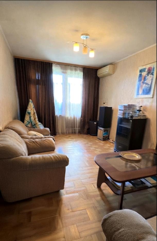 Квартира, 3-кімн., Харьков, 520м/р, Валентиновская