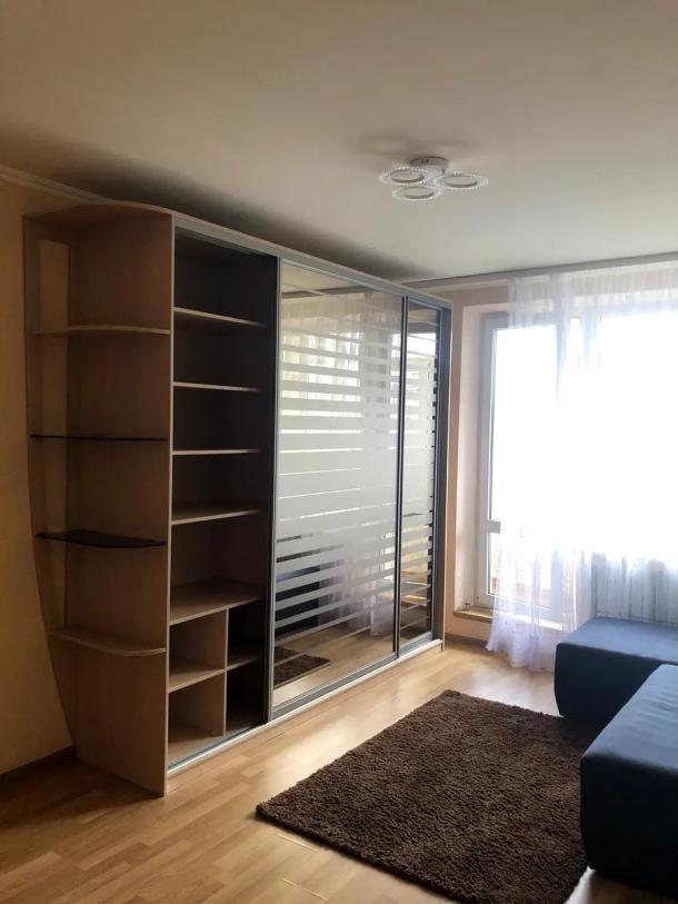 Квартира, 1-кімн., Харьков, 522м/р, Валентиновская