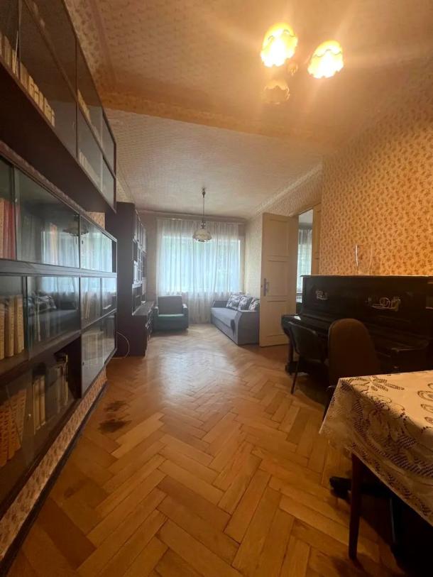 Квартира, 3-кімн., Харьков, Госпром, Независимости пр. (Правды пр.)