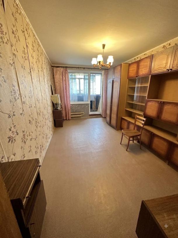 Квартира, 3-кімн., Харьков, 531м/р, Непокоренных (Героев Труда)