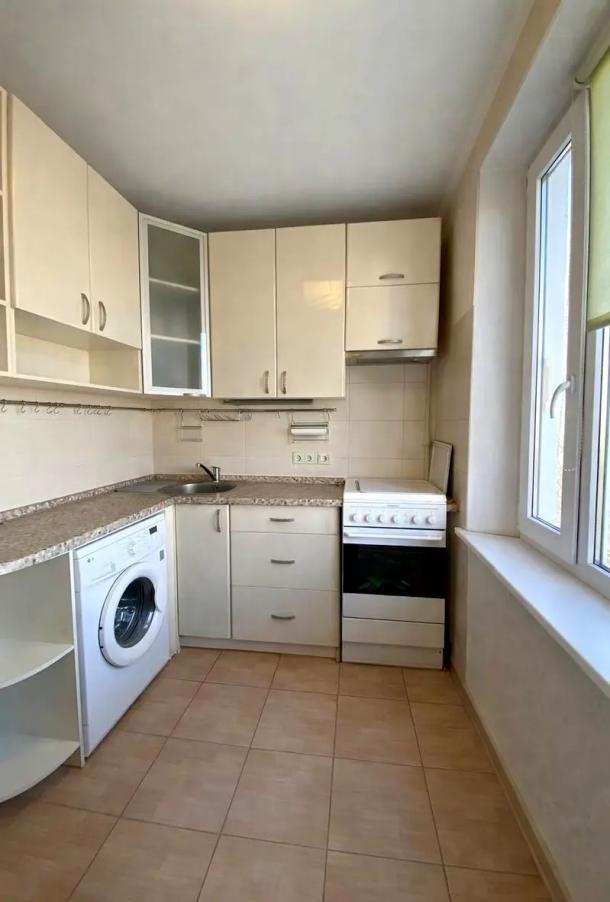 Квартира, 3-кімн., Харьков, 602м/р, Юбилейный пр. (50 лет ВЛКСМ пр.)