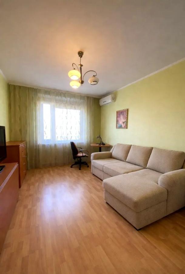 Квартира, 3-кімн., Харьков, 602м/р, Юбилейный пр. (50 лет ВЛКСМ пр.)