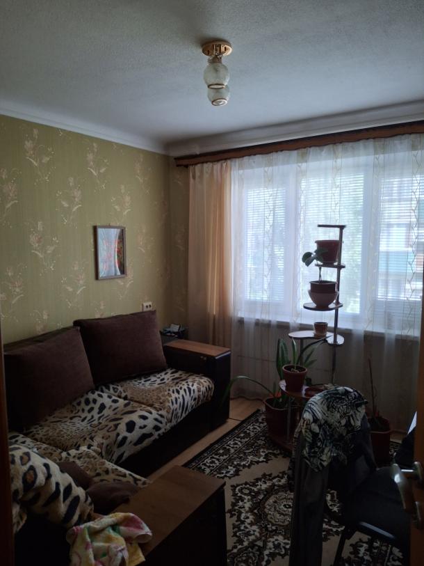 Квартира, 3-кімн., Подворки, Харьковский район, Куряжская (Дзержинского)
