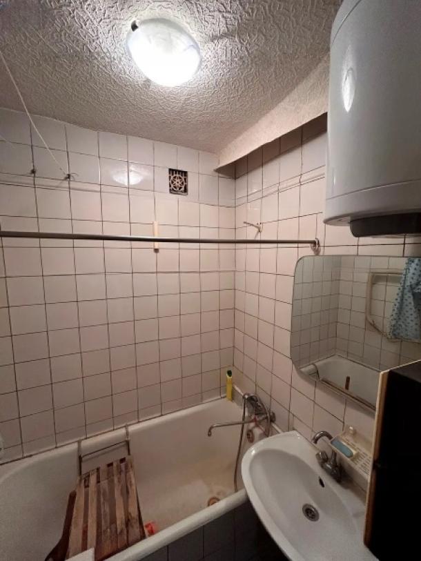Квартира, 3-кімн., Харьков, Павлово Поле, 23 Августа