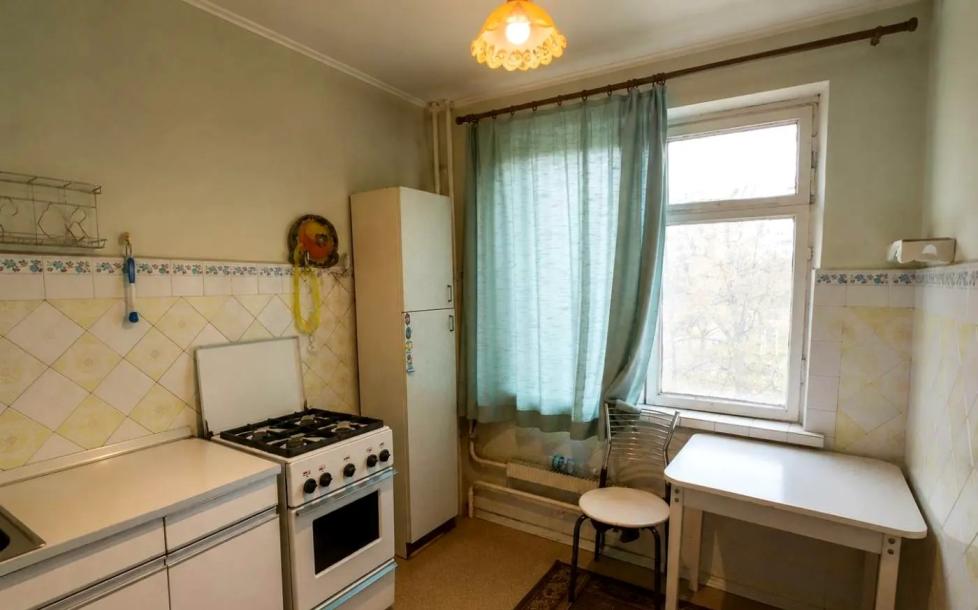 Квартира, 3-кімн., Харьков, 624м/р, Амосова