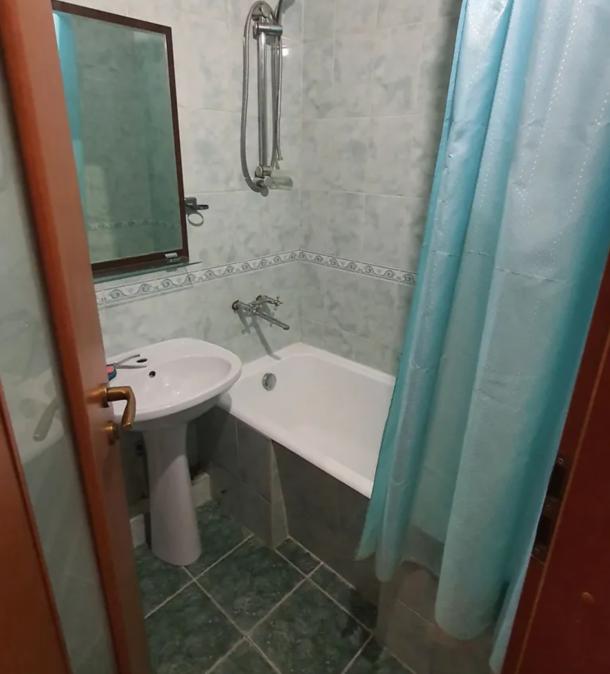Квартира, 3-кімн., Харьков, Жуковского поселок, Академика Проскуры