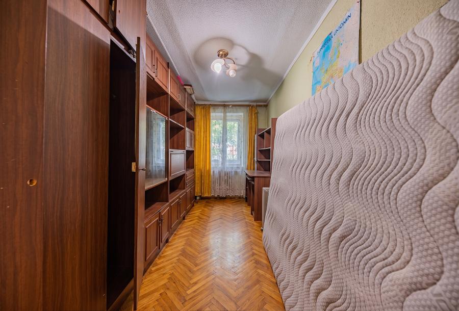 Квартира, 3-кімн., Харьков, Павлово Поле, 23 Августа