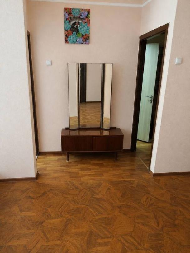 Квартира, 2-кімн., Харьков, ХТЗ, Александровский пр.