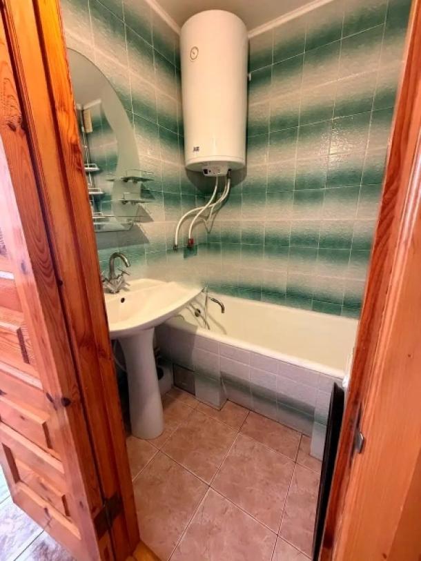 Квартира, 3-кімн., Харьков, 531м/р, Непокоренных (Героев Труда)