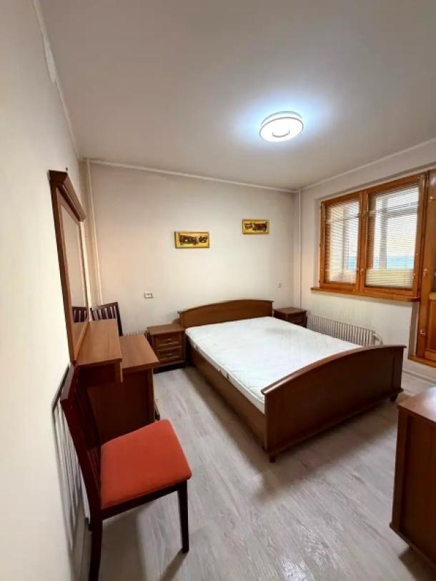 Квартира, 3-кімн., Харьков, 531м/р, Непокоренных (Героев Труда)