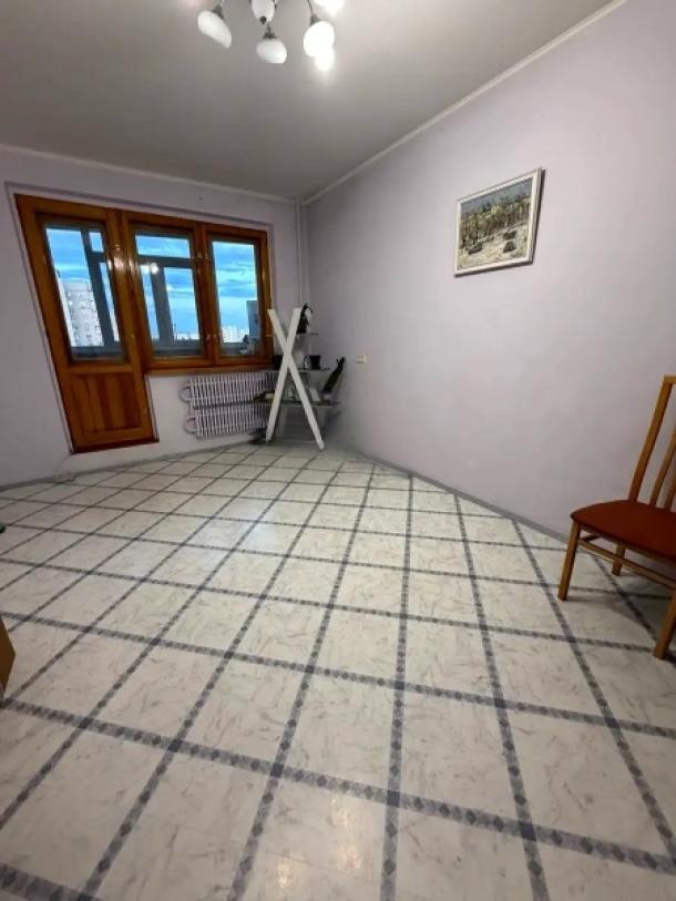 Квартира, 3-кімн., Харьков, 531м/р, Непокоренных (Героев Труда)