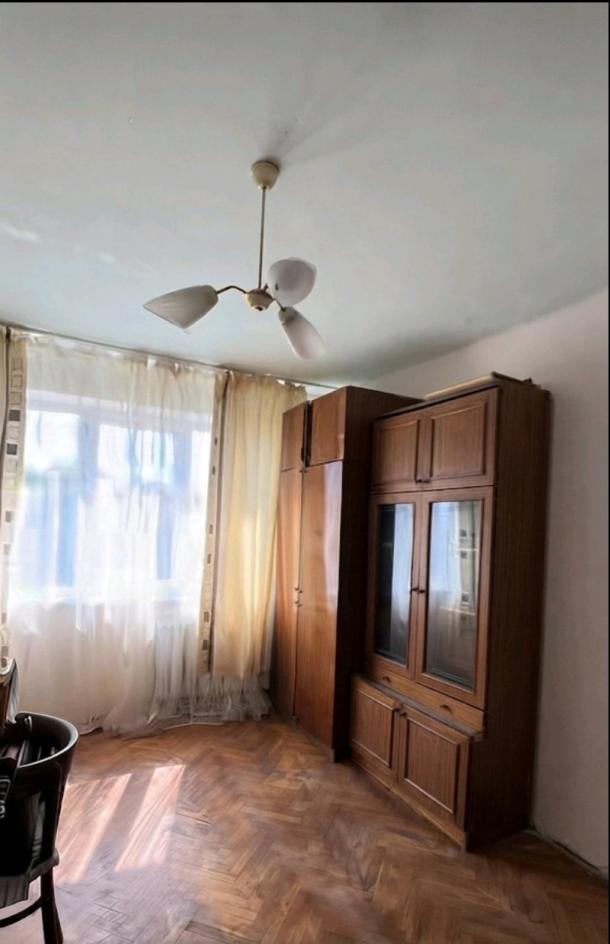 Квартира, 2-кімн., Харьков, 606м/р, Светлая