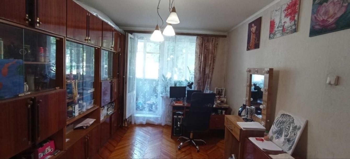 Квартира, 3-кімн., Харьков, 533м/р, Тракторостроителей просп.