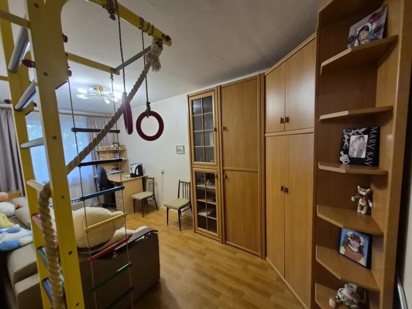 Квартира, 3-кімн., Харьков, Новые Дома, Каденюка (Танкопия)