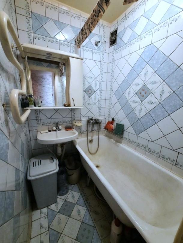 Квартира, 4-кімн., Харьков, 607м/р, Непокоренных (Героев Труда)