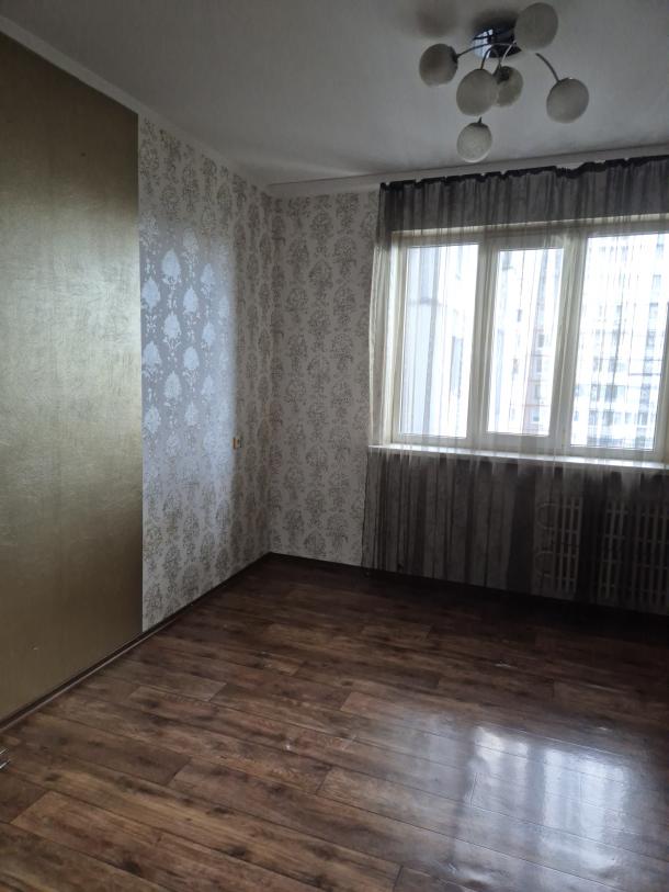 Квартира, 4-кімн., Харьков, 520м/р, Гвардейцев Широнинцев