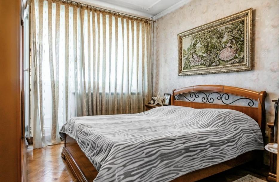 Квартира, 4-кімн., Харьков, Холодная Гора, Титаренковский пер.