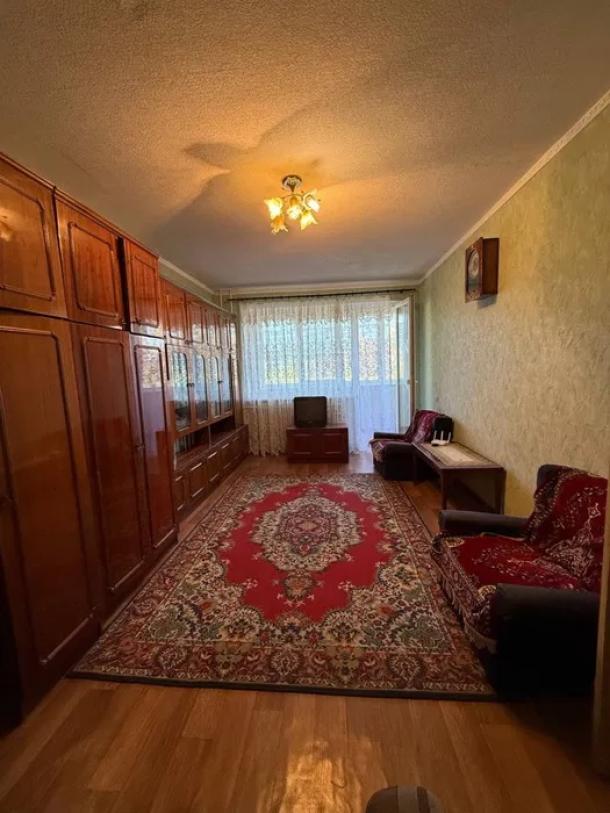 Квартира, 3-кімн., Харьков, Рогань жилмассив, 92-й бригады (Грицевца)
