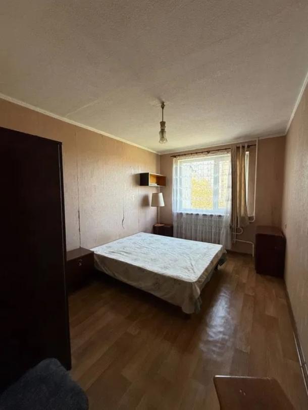 Квартира, 3-кімн., Харьков, Рогань жилмассив, 92-й бригады (Грицевца)