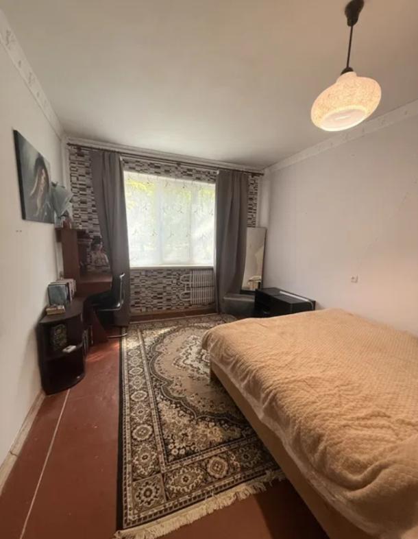 Квартира, 3-кімн., Харьков, 524м/р, Непокоренных (Героев Труда)