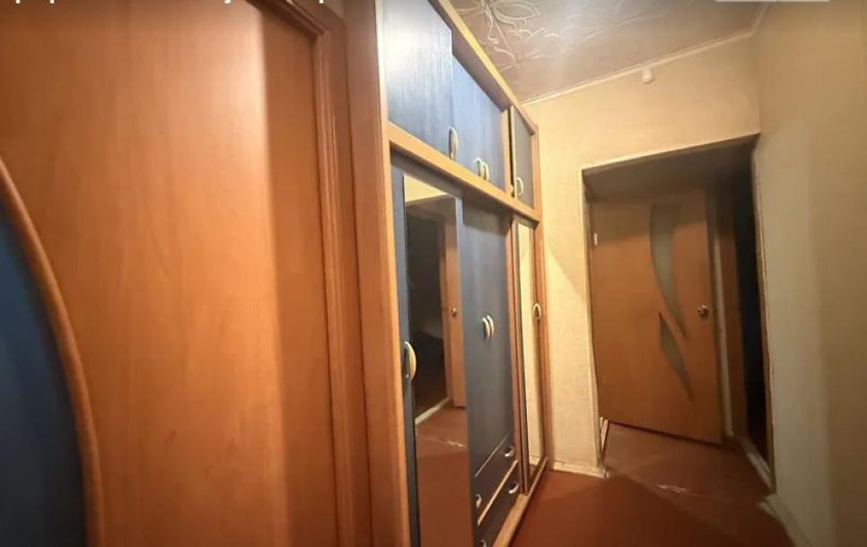 Квартира, 3-кімн., Харьков, 524м/р, Непокоренных (Героев Труда)