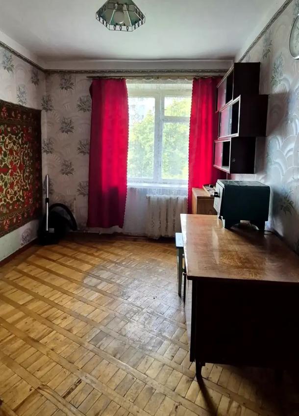 Квартира, 3-кімн., Харьков, ХТЗ, Александровский пр.