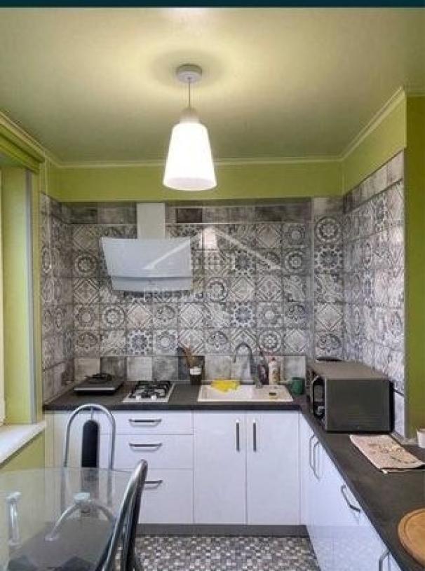 Квартира, 1-кімн., Харьков, 522м/р, Непокоренных (Героев Труда)
