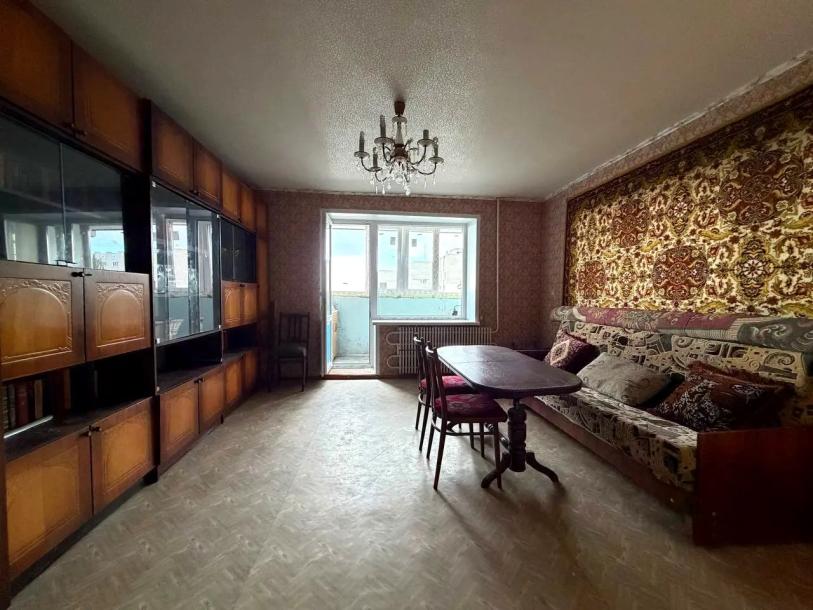 Квартира, 3-кімн., Харьков, 626м/р, Единства (Краснодарская)