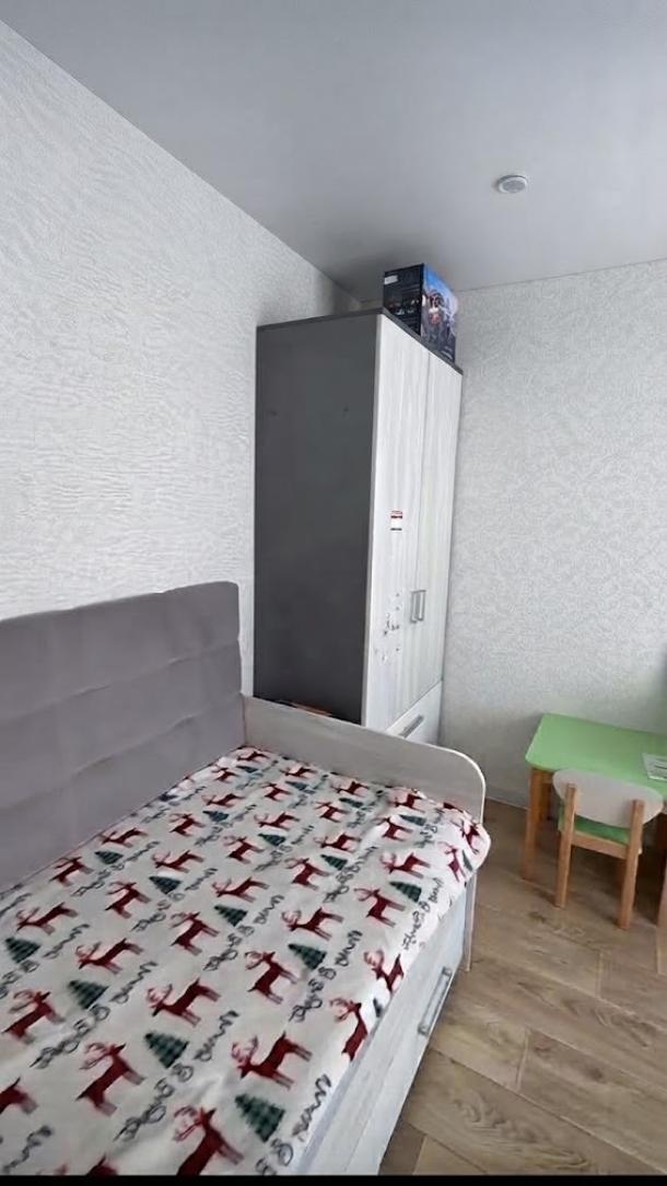 Квартира, 4-кімн., Харьков, 606Ам/р, Непокоренных (Героев Труда)