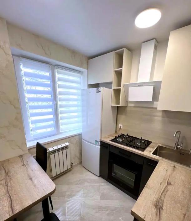 Квартира, 2-кімн., Харьков, 606м/р, Тракторостроителей просп.