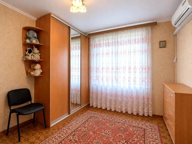 Квартира, 3-кімн., Харьков, 524м/р, Бучмы