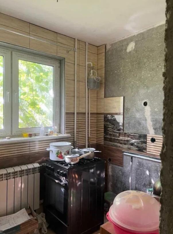 Квартира, 4-кімн., Харьков, 606м/р, Непокоренных (Героев Труда)