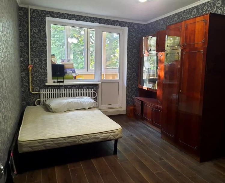 Квартира, 2-кімн., Харьков, 606м/р, Тракторостроителей просп.