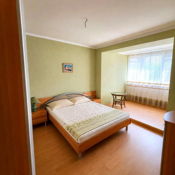 Квартира, 3-кімн., Харьков, МЖК, Кричевского