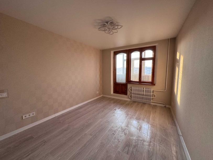 Квартира, 3-кімн., Харьков, Алексеевка, Победы пр.