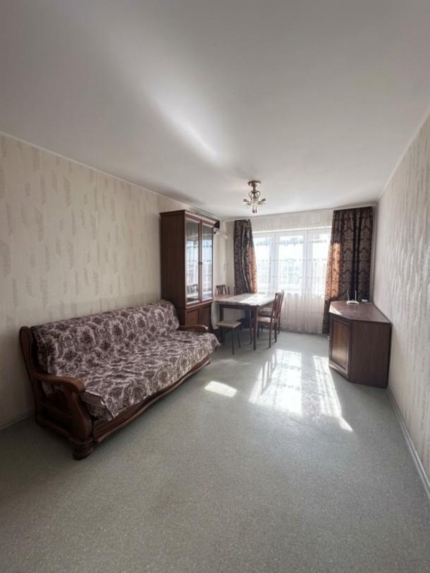 Квартира, 2-кімн., Харьков, 606м/р, Тракторостроителей просп.