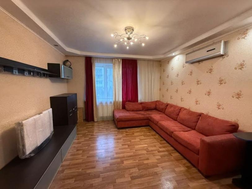 Квартира, 2-кімн., Харьков, 607м/р, Непокоренных (Героев Труда)