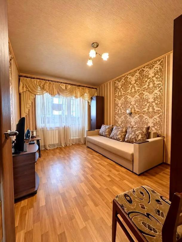 Квартира, 3-кімн., Харьков, Защитников Украины метро, Тарасовская