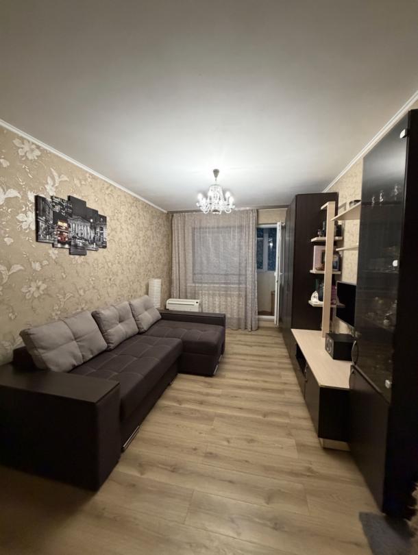 Квартира, 2-кімн., Харьков, 608м/р, Непокоренных (Героев Труда)