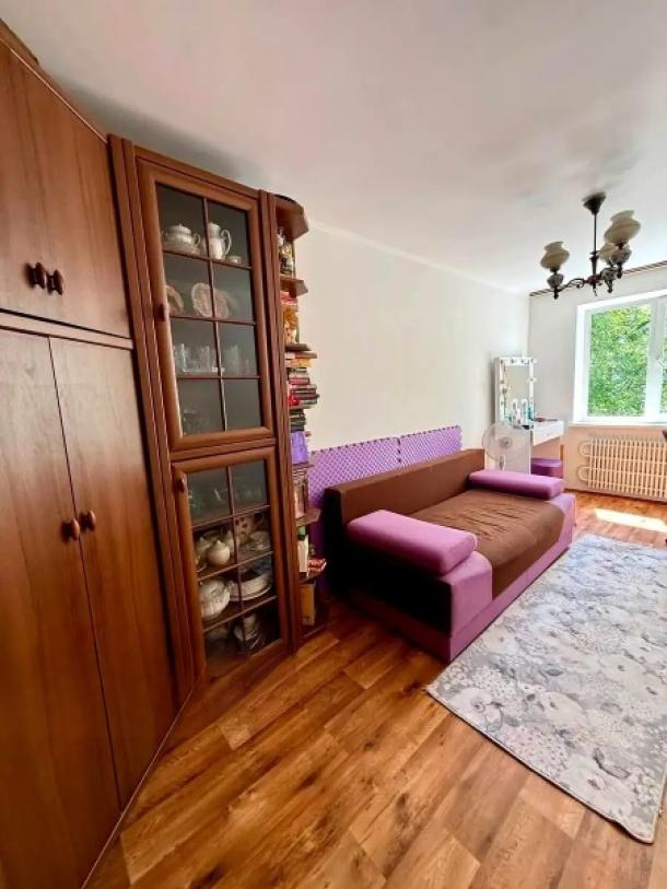 Квартира, 2-кімн., Харьков, 604м/р, Тракторостроителей просп.