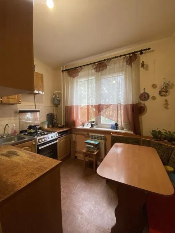 Квартира, 4-кімн., Харьков, 533м/р, Непокоренных (Героев Труда)